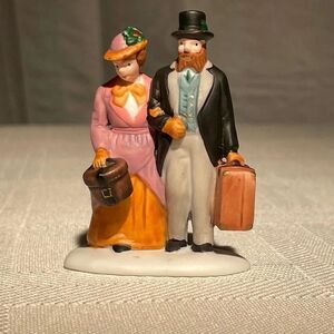 Vintage 1995 M.V. Series Victorian Traveling Couple Village Figurine Taiwan(C6-1